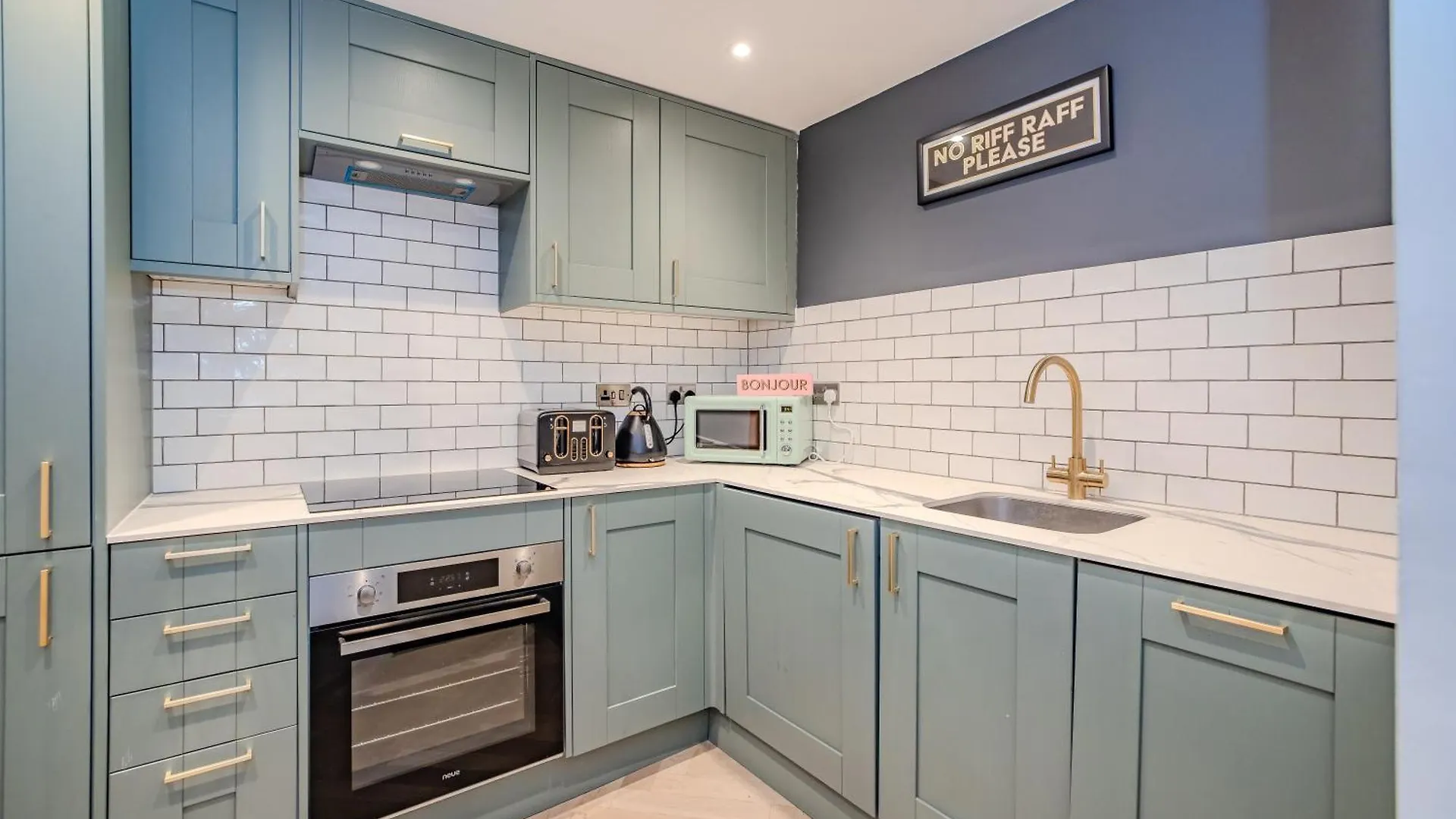 3 Bedroom 2 Bathroom I Super Central Location I Sleep 9 Guests Brighton Lägenhet