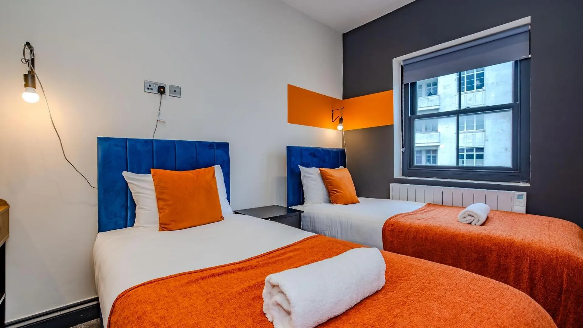 3 Bedroom 2 Bathroom I Super Central Location I Sleep 9 Guests Brighton 0*,  Storbritannien